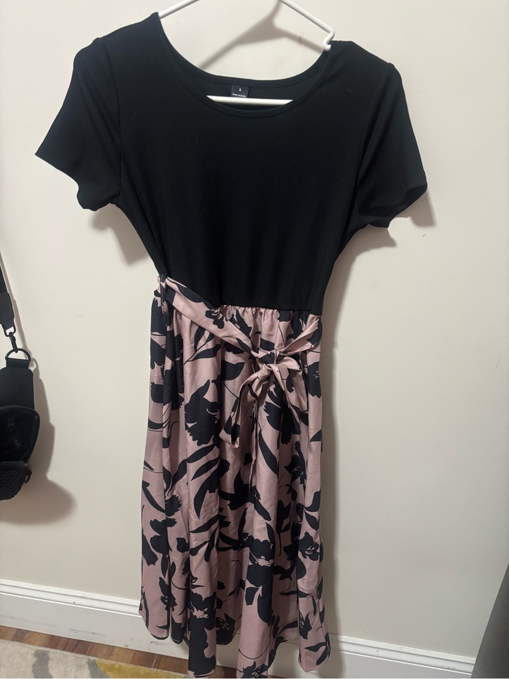 Women's Black & Blush Floral Tie-Waist Dress